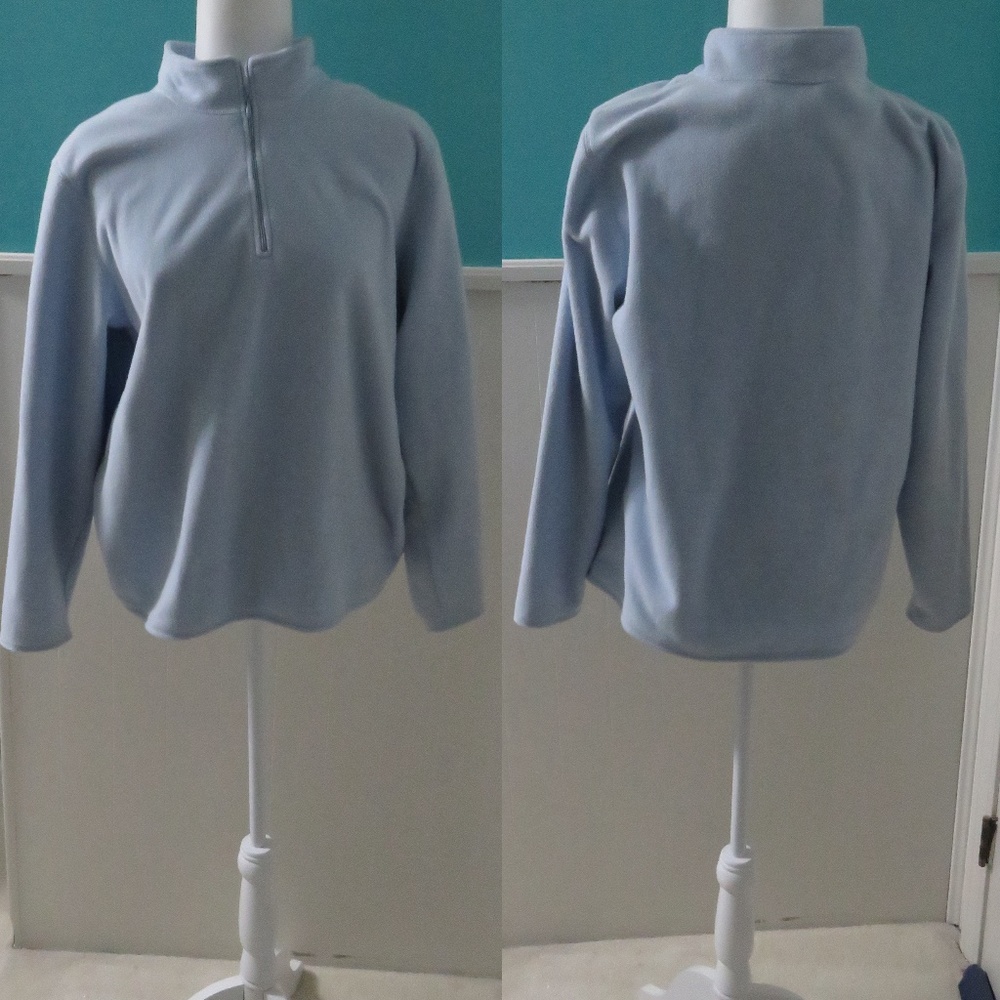 Reebok light blue sweatshirt, size Large